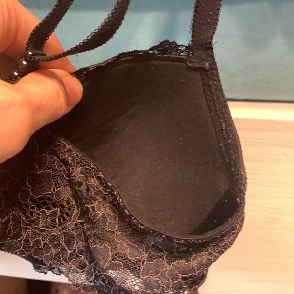 Victoria’s Secret | Women’s Black Padded Lace Bra - Picture 8 of 8